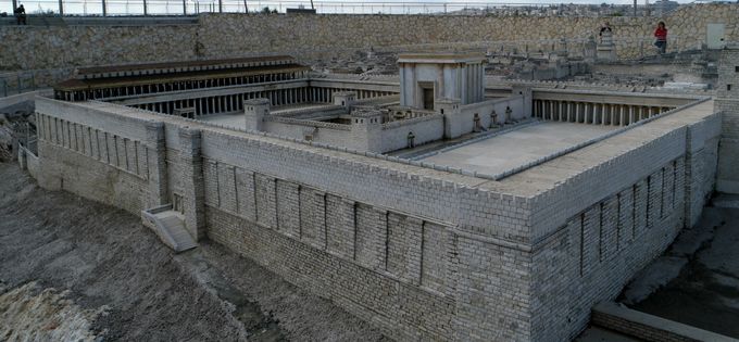 En modell av det enorme tempelet på Jesu tid, med 